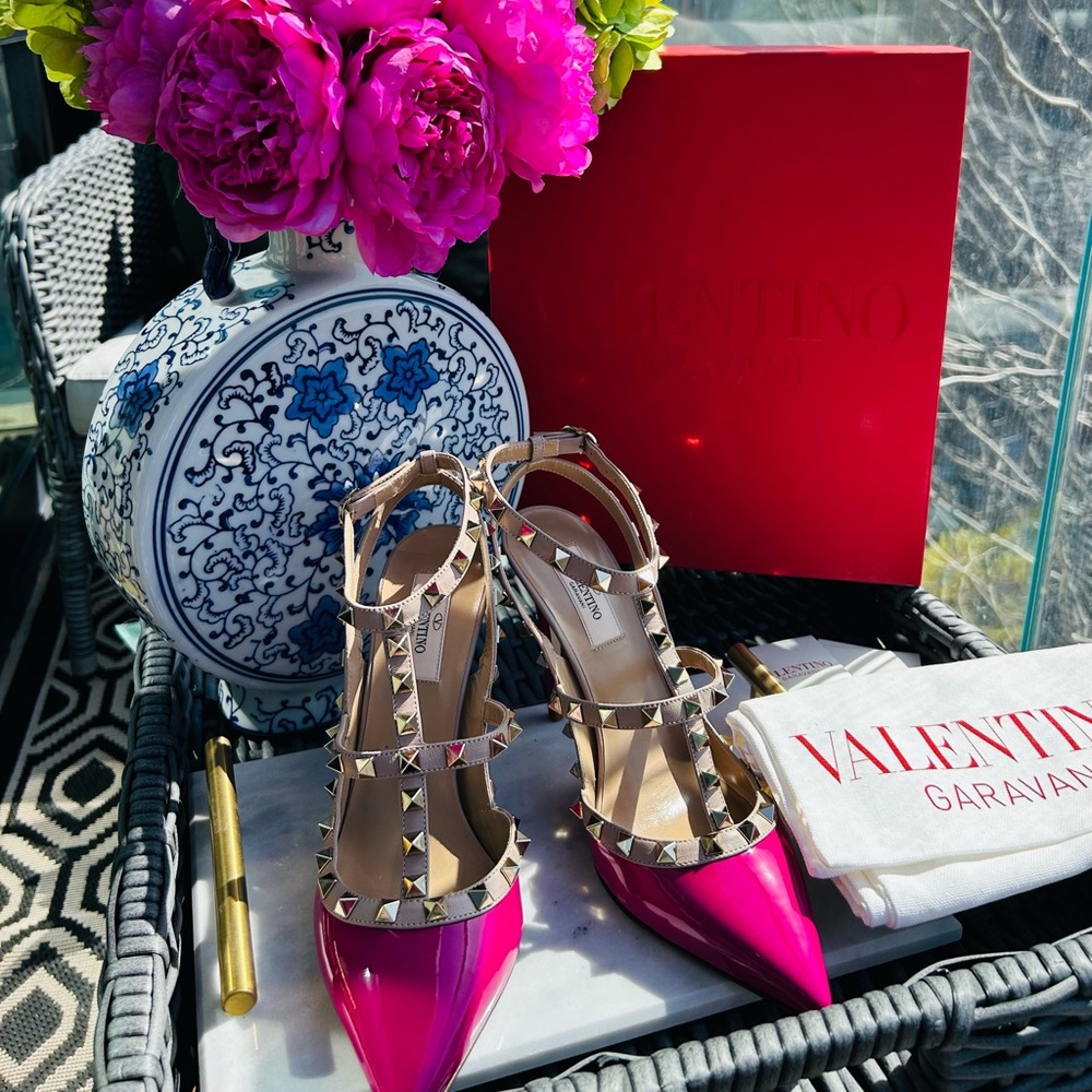 NWT VALENTINO PATENT ROCKSTUD CAGED PUMP 100MM - SIZE 39